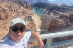 邢鉴无惧跨国镇压 参加反共车队横跨美国游行